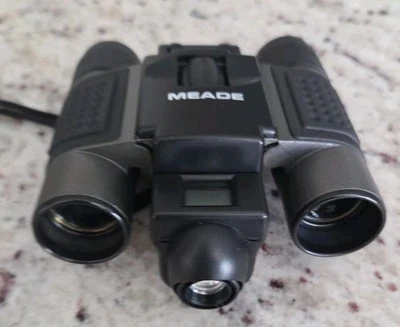 Meade Capture View 8x22 Integrated Binoculars & Digital Camera - Image 1 of 4