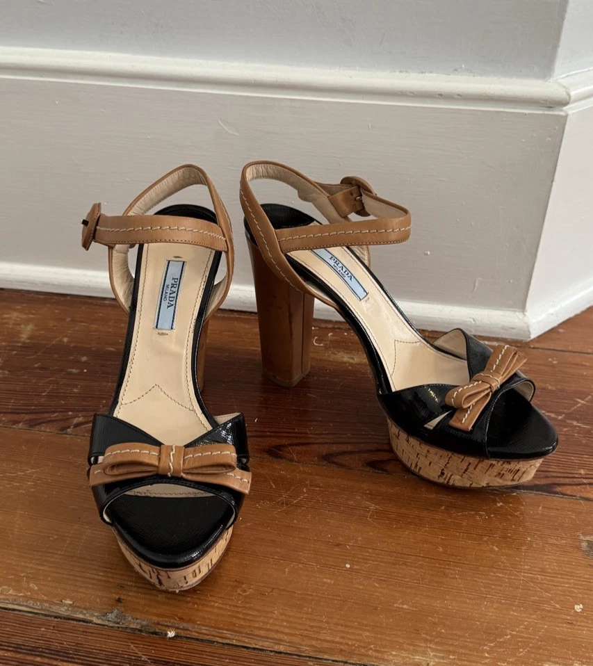 PRADA Negro Charol Tostado Bloque Eslinga Plataforma Tacones Arco Corcho 37/7 Foto 1 de 4