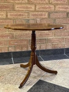 Vintage BOMBAY Company Wooden Pedestal Clover Side Table w/wheels 23" tall - Picture 1 of 23