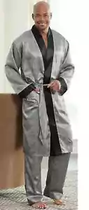 Size One Size Steve Harvey Black White Men's ROBE only Pajama NOT INCLUDED new - Picture 1 of 2