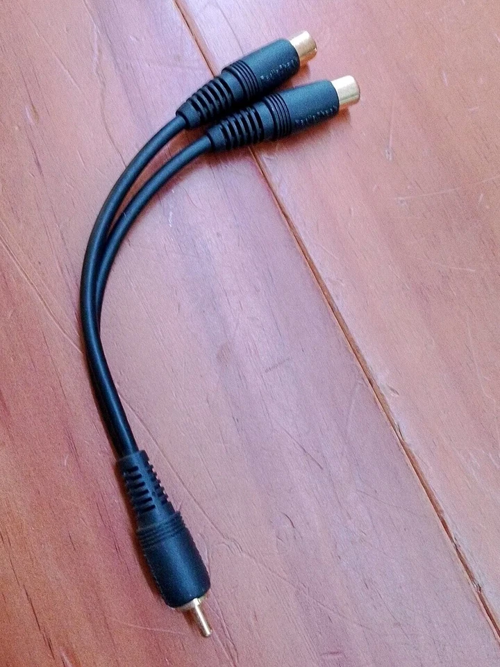 RadioShack ￼ Cable Stereo Y Adapter. Male To (2) Female 6 inch B1 - Image 1 of 3