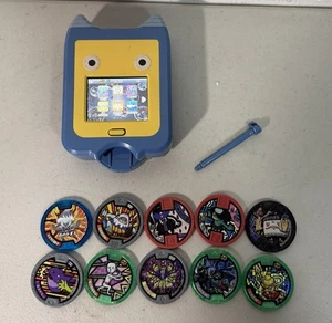 Reloj YoKai YoKai Pad y 10 medallas YoKai Bandai Japón probado y funcionando portátil - Imagen 1 de 3