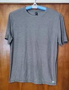 Vuori Strato Tech T-Shirt in Heather Grey Größe Medium, V126. Huckberry - Bild 1 von 7