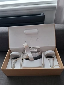 Meta Quest 2 Virtual Reality Headset + Controllers 64GB White Boxed - Picture 1 of 9
