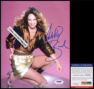 FOTO A COLOR 8X10 FIRMADA EN PERSONA POR CATHERINE BACH "DUQUES DE HAZZARD" PSA/DNA  - Imagen 1 de 1