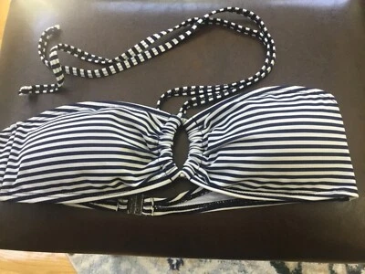 Top de bikini azul marino/blanco a rayas talla M Foto 1 de 2