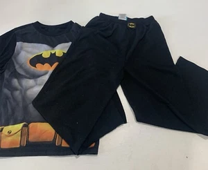 Batman Boys 2 Piece Short Sleeve Pajama Set Size 7 With Cape - Picture 1 of 15