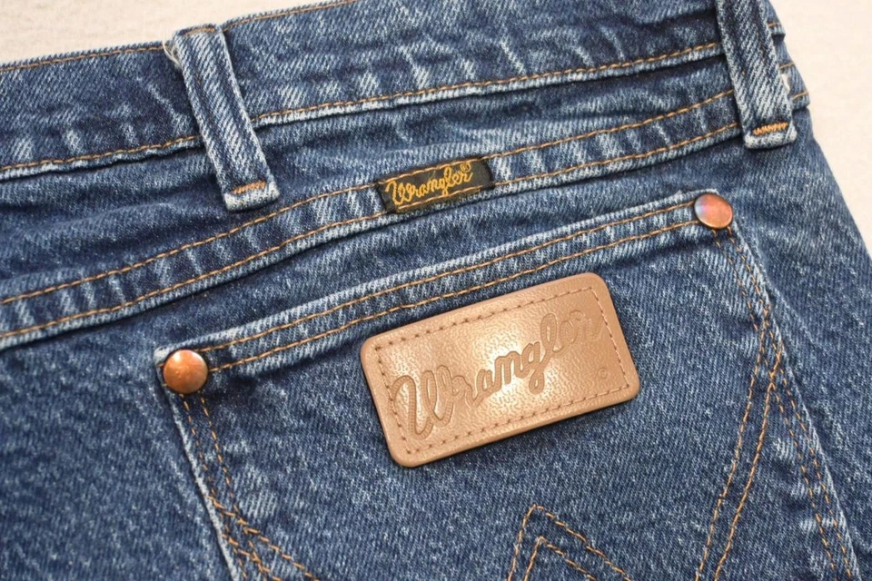 Pantalones de mezclilla azules elásticos corte vaquero occidental Wrangler 947STR para hombre talla 42 x 30 Foto 1 de 4