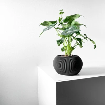 Modern Black Ribbed Round Plant Pot Planter Indoor Home Decor Flower Container - Image 1 of 4