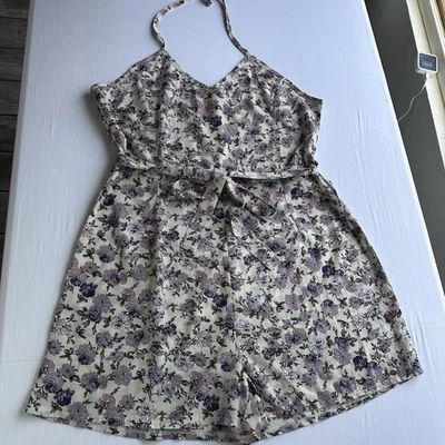 Romper feminino tamanho médio.  Floral roxo multicolorido - Imagem 1 de 4