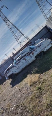 Cadillac 1956 cupé Deville bisagras de puerta delantera izquierda (se separa del vehículo completo) Foto 1 de 4