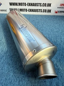 Silenciador de escape Akrapovic lata de extremo BMW RSV S1000RR GSXR R1 universal 66 mm ID - Imagen 1 de 24