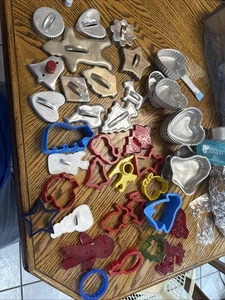 Vintage Lot of 12 Metal Aluminum Cookie Cutters with Handles And More - 48 PCS - Picture 1 of 6