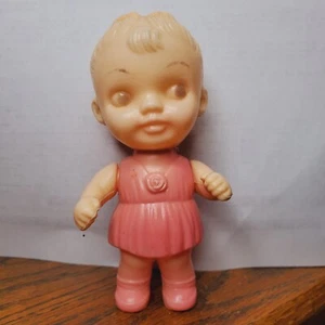 Bambola in celluloide vintage bambina ragazza Hong Kong braccia snodate 5" soffiaggio polietilene - Foto 1 di 7