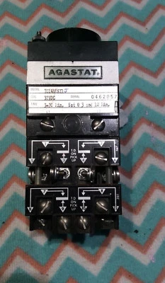Relé de sincronización Agastat 7014VHSI1J 3 - 30 minutos 32Vdc NUEVO stock antiguo Foto 1 de 4