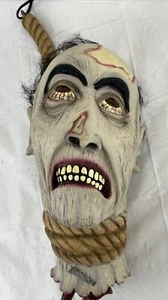 🔥2005 Spencer Gifts LLC Hanging Dead Severed Head Foam Latex Halloween Display - Picture 1 of 15