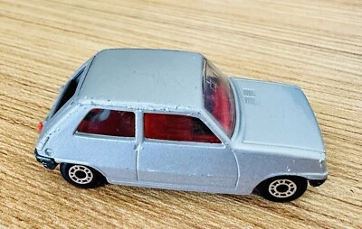 Matchbox Superfast No. 21 Renault 5TL Le Car plateado con interior rojo juguete 1976 Foto 1 de 4
