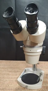 Vintage Olympus Tokyo Microscope 305454 - Picture 1 of 11