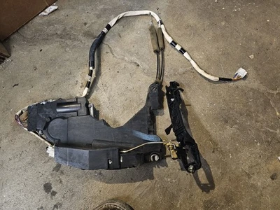 01-06 LEXUS LS430 前门左右门锁激活器 原始设备制造商 带软自动关闭 — 第 1/3 张图片