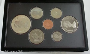  1982 Royal Canadian Mint / Kursmünzen / Canadian Dollar - Picture 1 of 8