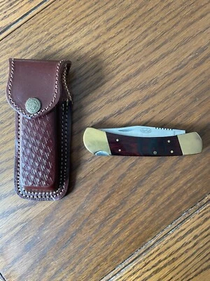 Navaja de bolsillo Sheffield grande plegable de madera y latón con funda marrón Foto 1 de 4