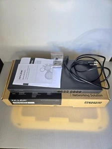 TP-Link 16-Port Gigabit Rackmount Switch TL-SG1016 - Picture 1 of 3
