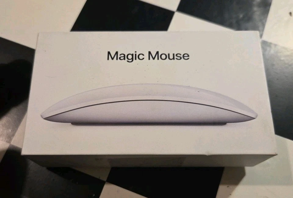 Apple Magic Mouse ~ V2 A1657 - Wireless Bluetooth/N Box - Wiederaufladbar - WEISS  - Bild 1 von 4