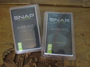 zwei Snap Power Guidlights Steckdosenabdeckung weiß - Bild 1 von 1