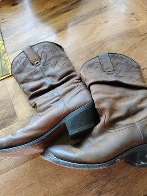 Botas para mujer Durango. Talla 8,5. 11 pulgadas de alto Foto 1 de 4