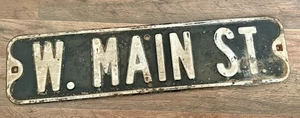 Letrero de calle/carretera vintage original W. MAIN ST. en relieve 24"x6" blanco y negro - Imagen 1 de 7