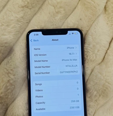 Apple iPhone XS Max 256GB Gold (Unlocked) – Screen Defect – Fully Functional - Image 1 of 4