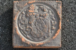 ~1650 alt antik Ton Kachel Renaissance ORIGINAL Wappen Adler Ritter Bodenfund - Bild 1 von 7