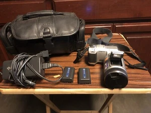 Sony Cyber Shot DSC-F717  Digital Camera Bundle Package - Picture 1 of 19