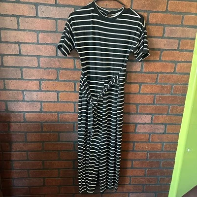 Nuevo sin etiquetas mameluco a rayas blanco y negro pequeño Foto 1 de 4