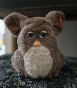 Furby 2 Coffee UK Exclusive Blue Eyes English 2005 Working No Battery Ship - Picture 1 of 5
