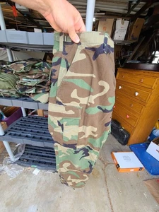 Pantalone mimetico esercito bosco taglia media-regolare - Foto 1 di 2