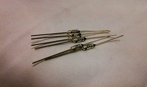 5 PIECES THERMAL CUTTOFF CUT-OFF FUSE 240 CELSIUS DEGREES + USA Free Shipping - Picture 1 of 1