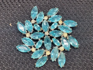 Vintage Royal of Pittsburgh Open Back Aqua & Rhinestone Brooch 2 1/2" - Picture 1 of 8