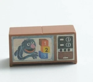 Only Grover is left. Vintage 1980's Sesame Street TV Set Miniature House - Picture 1 of 5