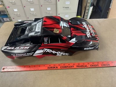Traxxas Slash 1/10 Red & Black Clipless Body - Image 1 of 4