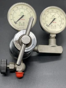 Air Products Regulator E11-Q-C332C Two Guage Gas Valve 1000KG CM2 and 100KG CM2 - Picture 1 of 12