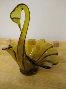 Cuenco retro vintage de vidrio verde cisne soplado a mano 7" de alto, moderno de mediados de siglo - Imagen 1 de 8