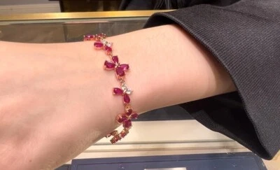 Brazalete Tenis Flor Única Rubí Simulado Corte Pera 8Ct Chapado en Oro Amarillo 14K Foto 1 de 4