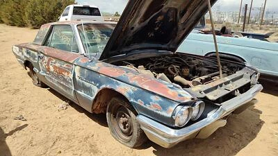 Pinza de freno delantera derecha pasajero Ford Thunderbird 64 cupé con soporte de montaje Foto 1 de 4