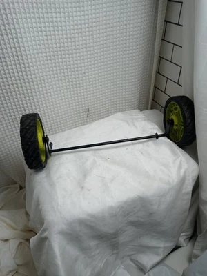 Homelite (659706001) Eje delantero + Conjunto de dos ruedas de 8" (317161002) para RY401014 Foto 1 de 4