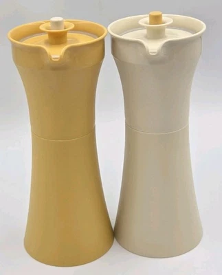 Tupperware Vintage Set di Cruets Olio e Aceto 1246-11 Raccolta Oro e Mandorle - Immagine 1 di 4
