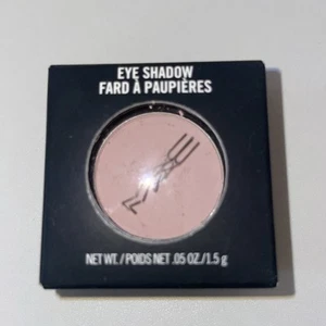 MAC Matte Eye Shadow YOGURT 0.05 OZ. / 1.5 g LAST ONE - Picture 1 of 3
