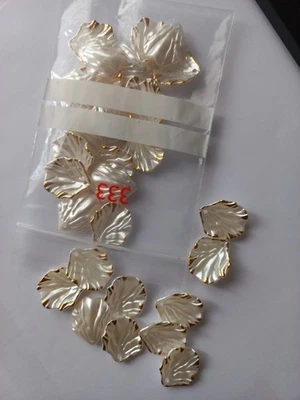 30 Acryl Perlen Anhänger Muschel Basteln Deko - Bild 1 von 2