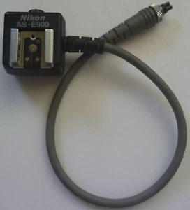 Nikon AS-E900 TTL Multi Flash Adapter for Coolpix Camera 900, 950, 990, 995 - Picture 1 of 4