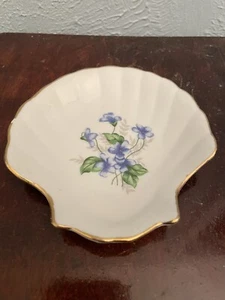 Vintage Porcelain Forget Me Not Trinket Dish Ring Tray Shell Gold Rim 4.5 - Picture 1 of 4